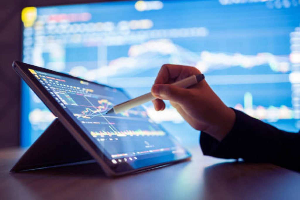 tyler technologies stock