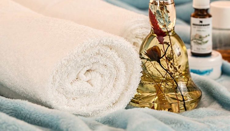 massage-therapy-1612308_1280