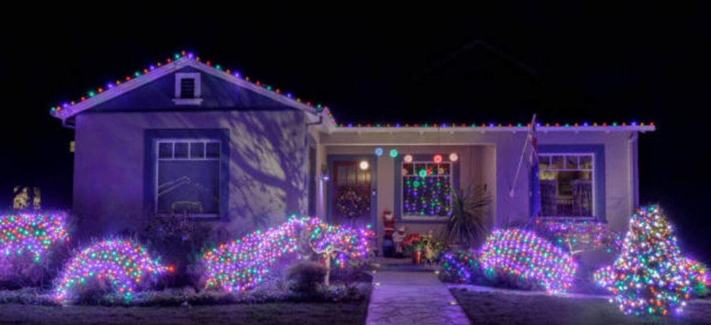 Outdoor Decor With a Christmas Garden Flag