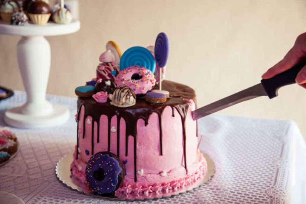 Make a Beetlejuice Cake on TikTok