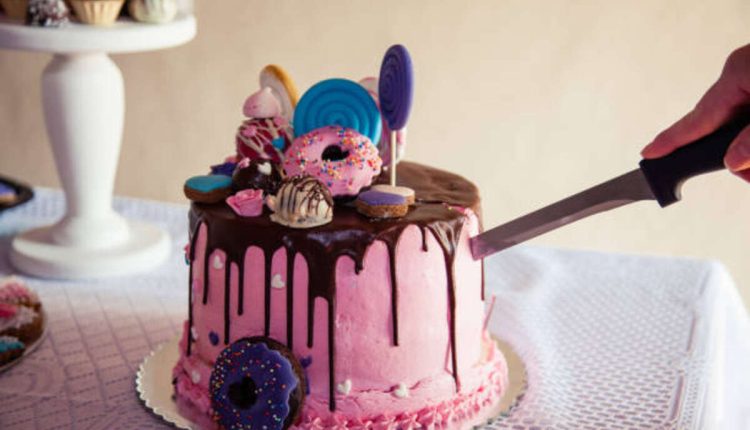 Make a Beetlejuice Cake on TikTok